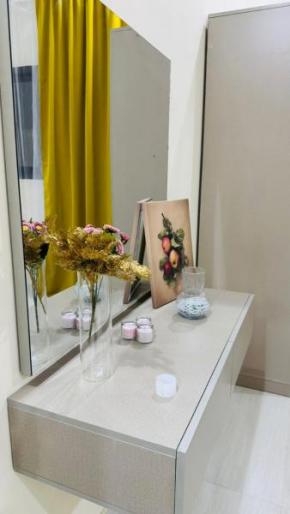 IS 6 Olive studio
